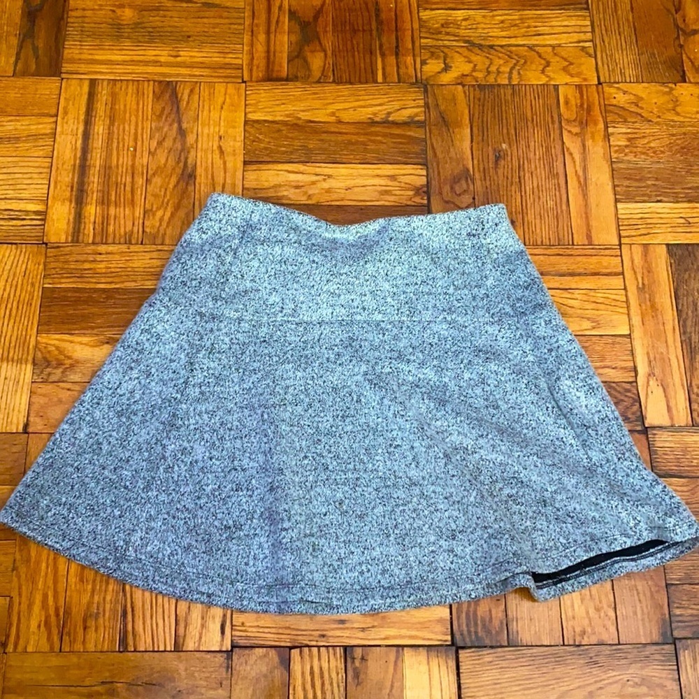 Loft gray soft skirt size: M